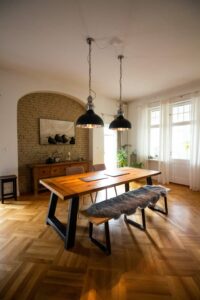 tavolo in legno massello e ferro stile industriale