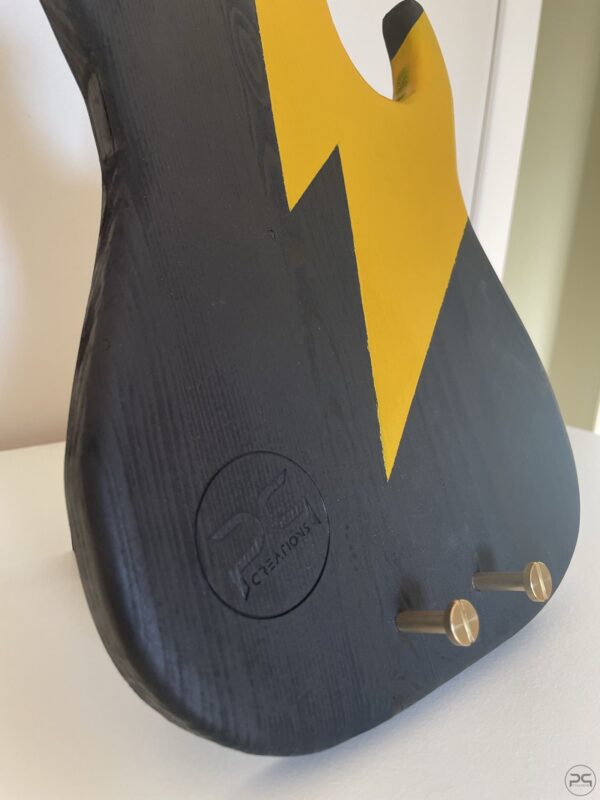 Portacellulare da tavolo – design chitarra
