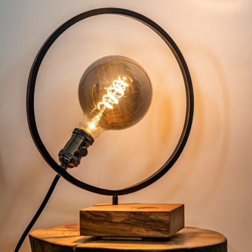 lampada originale da scrivania