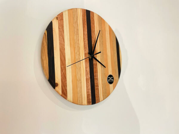 Orologio da parete in legno