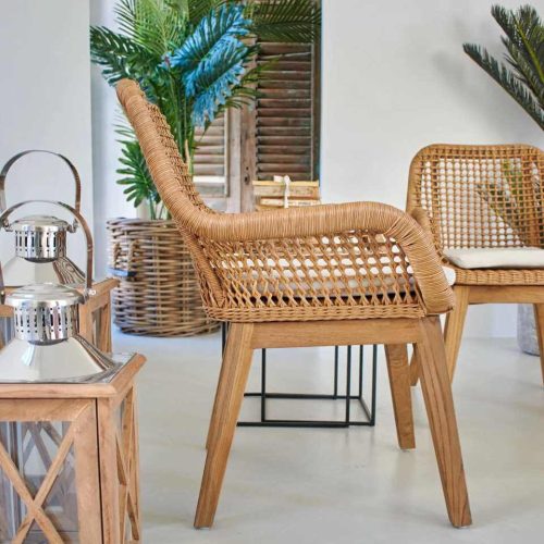 Poltroncina in rattan intrecciato naturale
